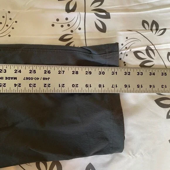 Mountain Hardwear size Women's 10/32 Gray Cargo Stretchy Hiking Outdoors Pants - Picture 7 of 11